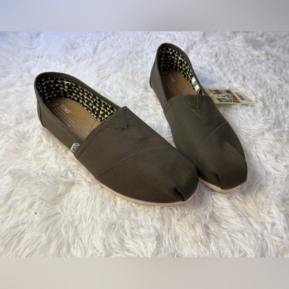 NWT TOMS Women’s Classic Alpargata Slip On Shoes Tamarac Olive Size 12  o5